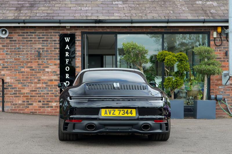 Porsche 911 view 5