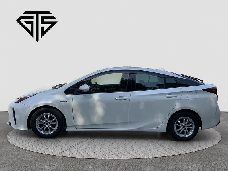 Toyota Prius view 6