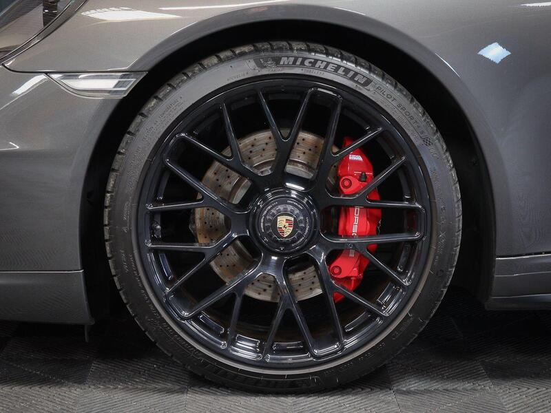 Porsche 911 view 76