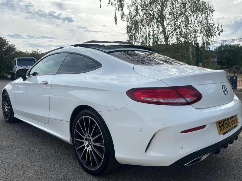 Mercedes-Benz C-Class view 3