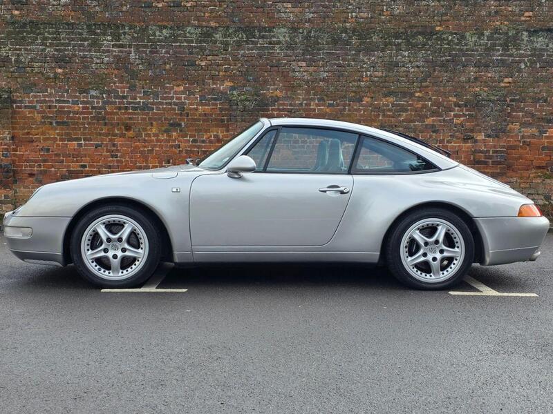 Porsche 911 view 2