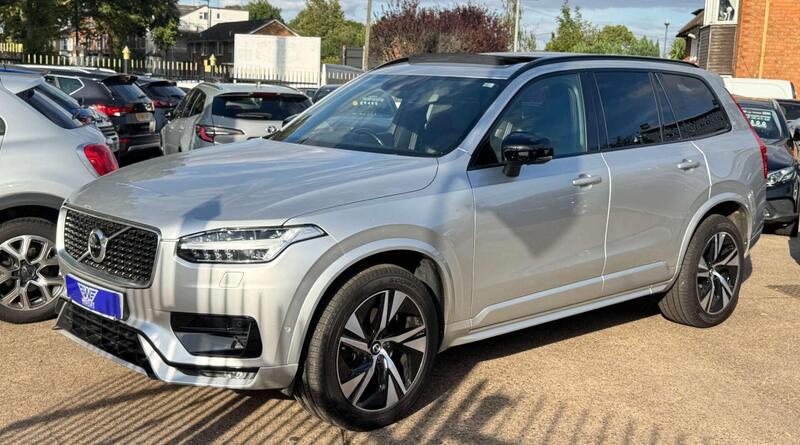 Volvo XC90 view 5