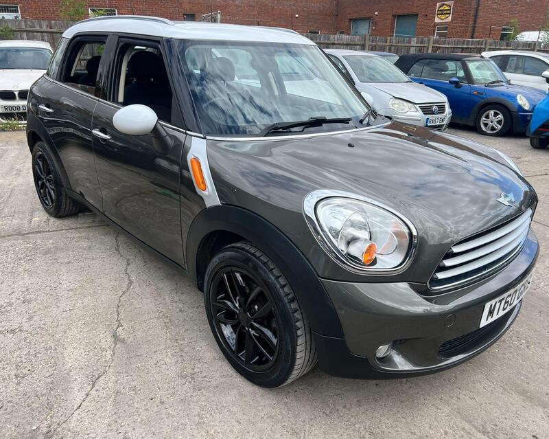 Mini Countryman view 3