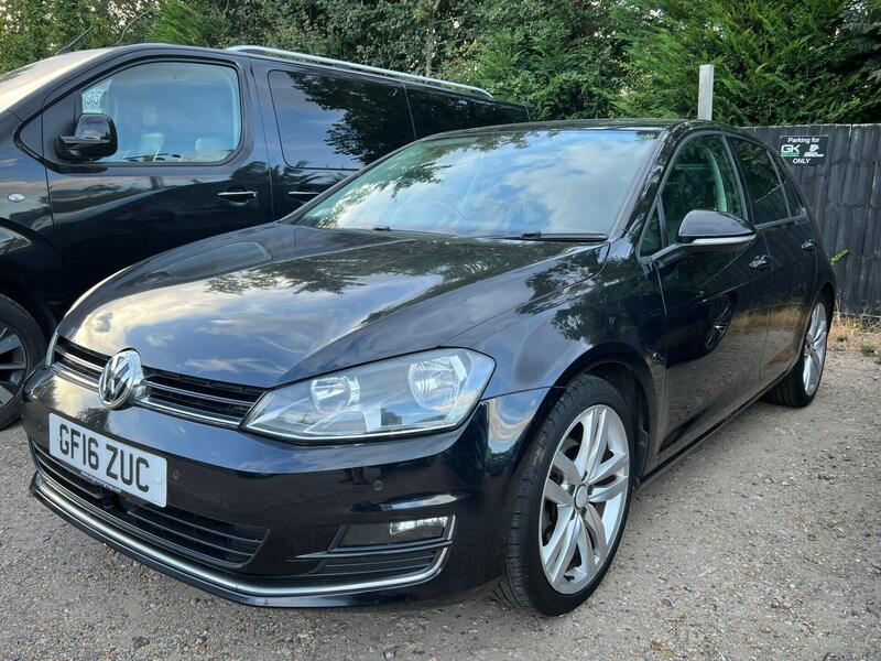 Volkswagen Golf view 4