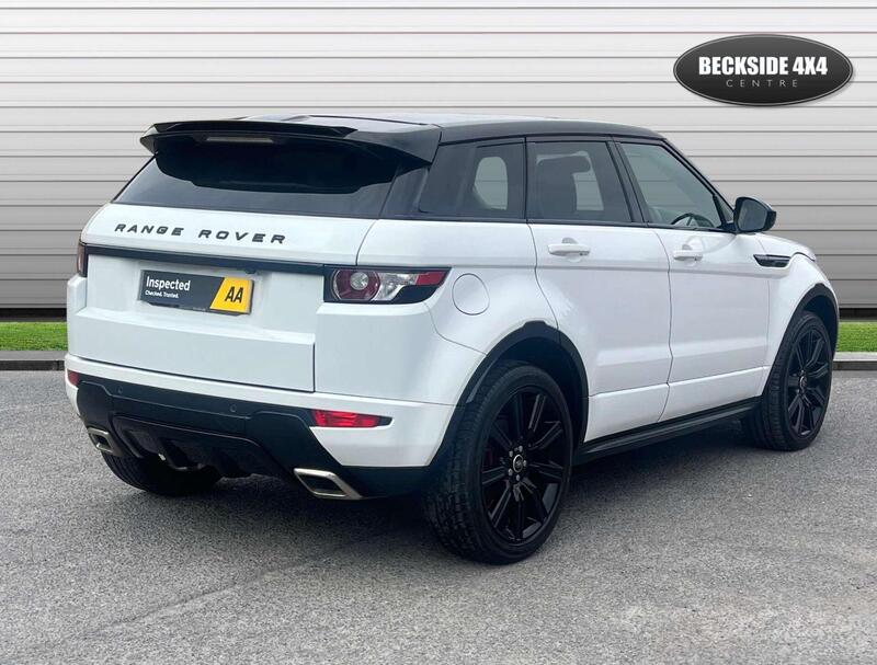 Land Rover Range Rover Evoque view 3