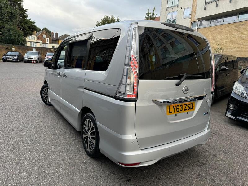 Nissan Serena view 4