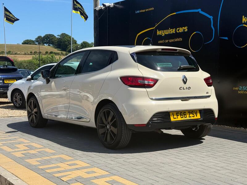 Renault Clio view 3