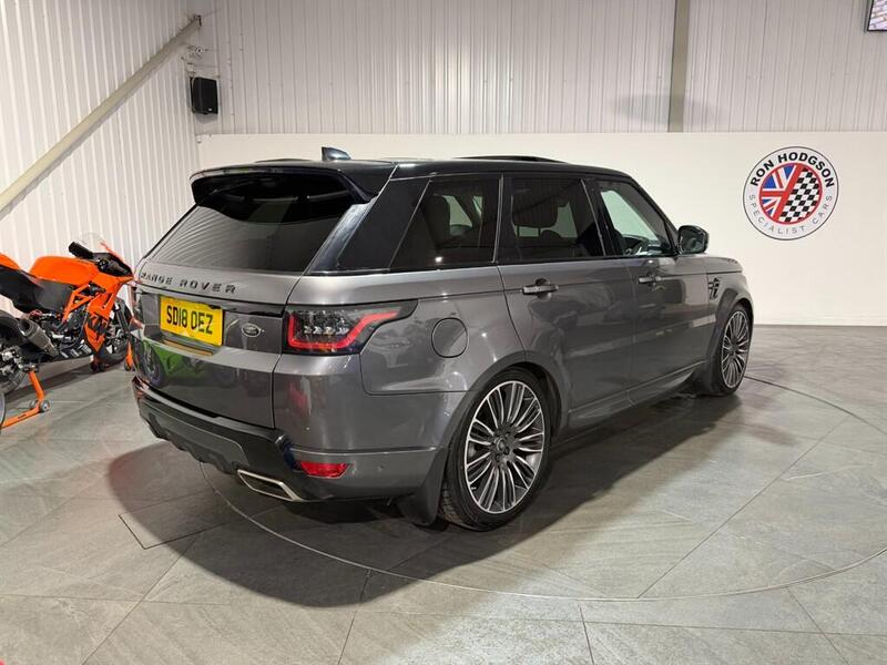 Land Rover Range Rover Sport view 3