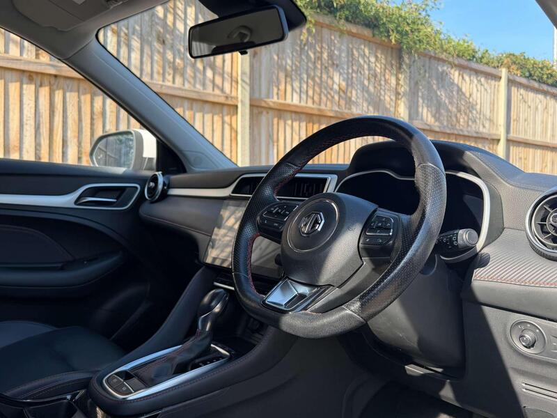 MG ZS view 3