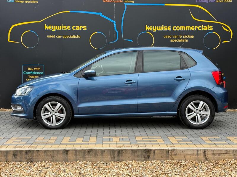 Volkswagen Polo view 2
