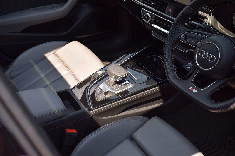 Audi A4 Avant view 7