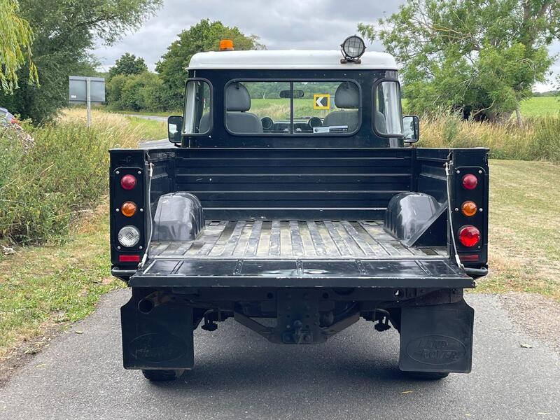 Land Rover Defender view 54