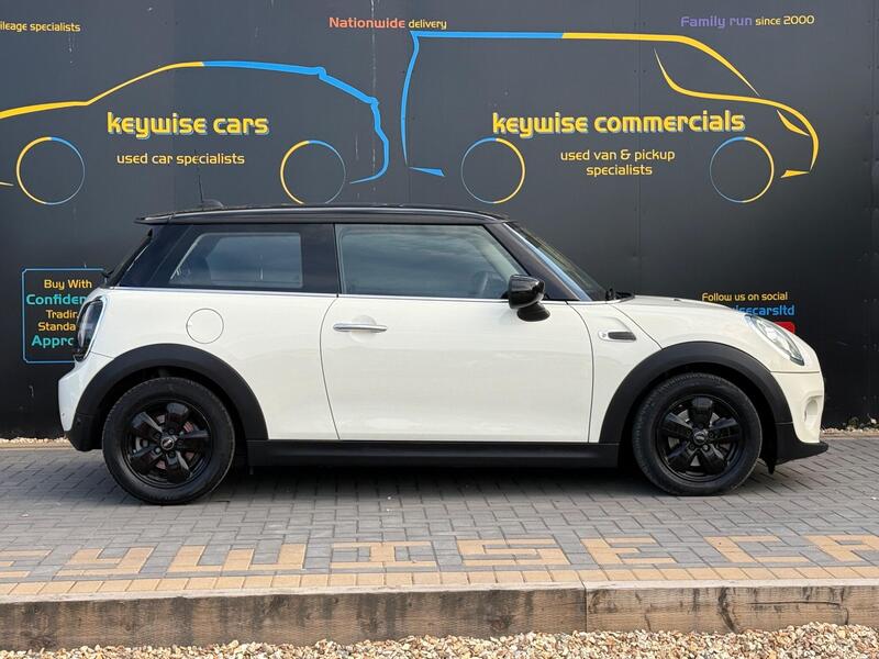Mini Cooper view 6