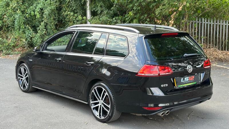 Volkswagen Golf view 4