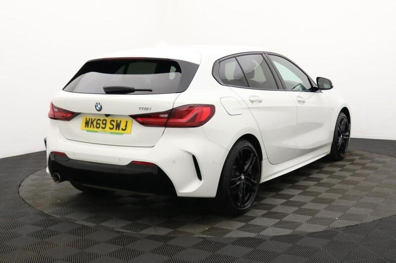 BMW 1 Series view 4