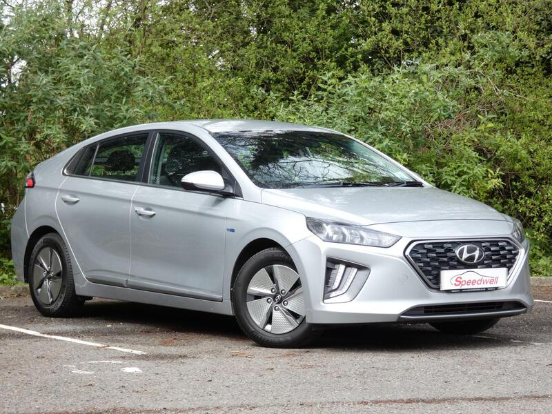 Hyundai Ioniq view 4