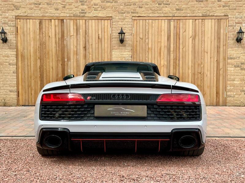 Audi Audi R8 view 5