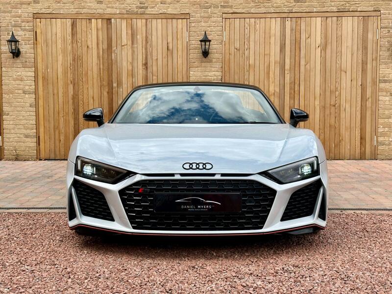 Audi Audi R8 view 2