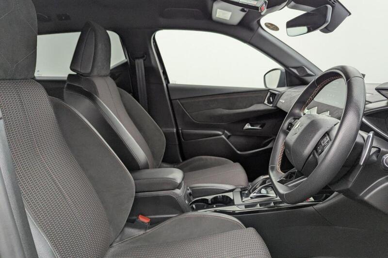DS Automobiles DS 3 Crossback view 3