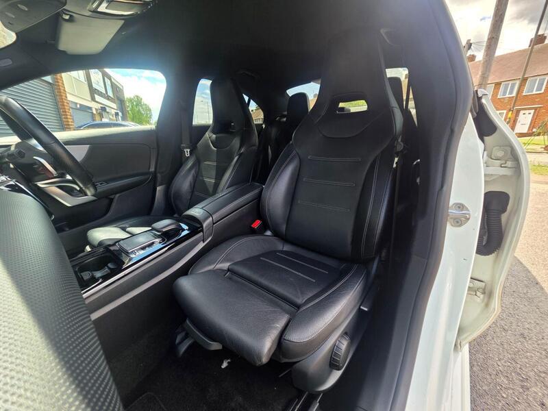 Mercedes-Benz Mercedes-Benz CLA view 3