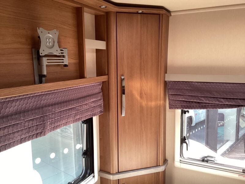 Auto-Trail Tracker RB — image 31