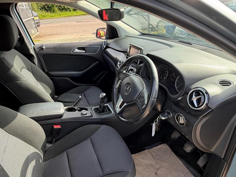Mercedes-Benz B Class view 2