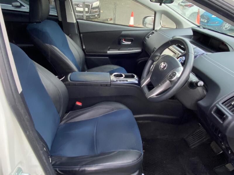 Toyota Prius+ view 12