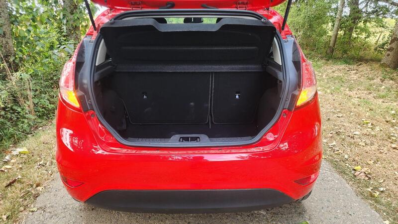 2014 Ford Fiesta — photo 9