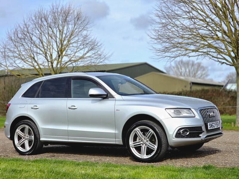 Audi Audi Q5 view 2