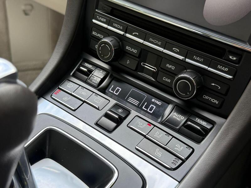 Porsche Cayman view 41
