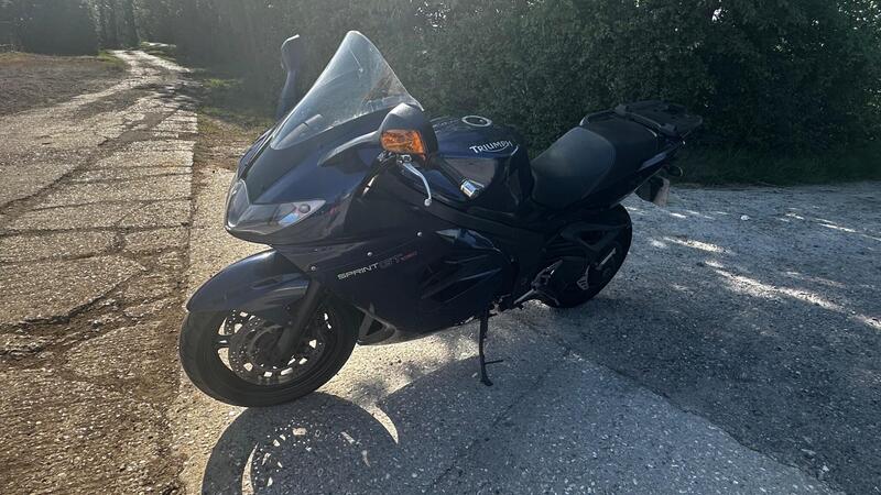 2011 Triumph Sprint GT 1050 — photo 5