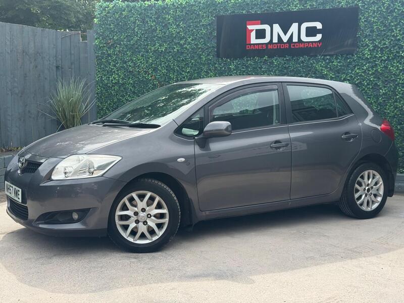 Toyota Auris view 6