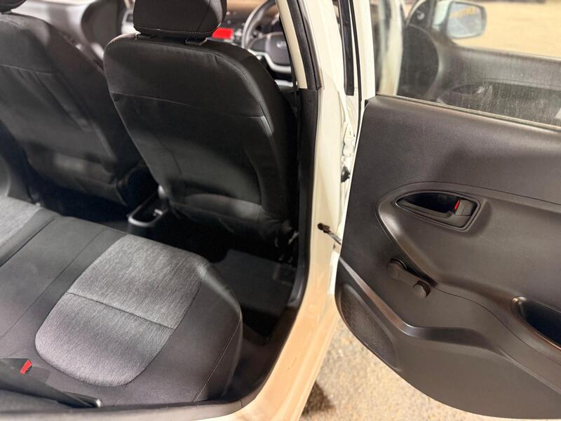 2013 Kia Picanto — photo 11
