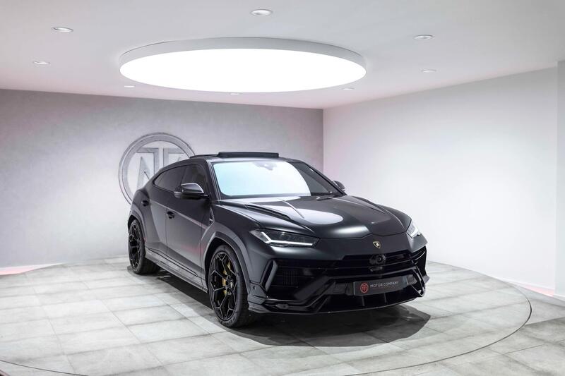 Lamborghini Urus main image