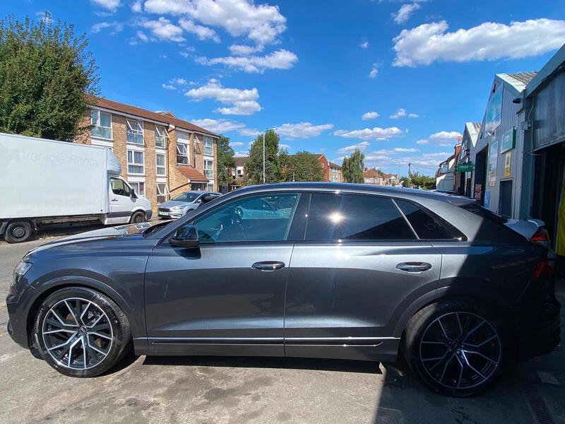 Audi Audi SQ8 view 5