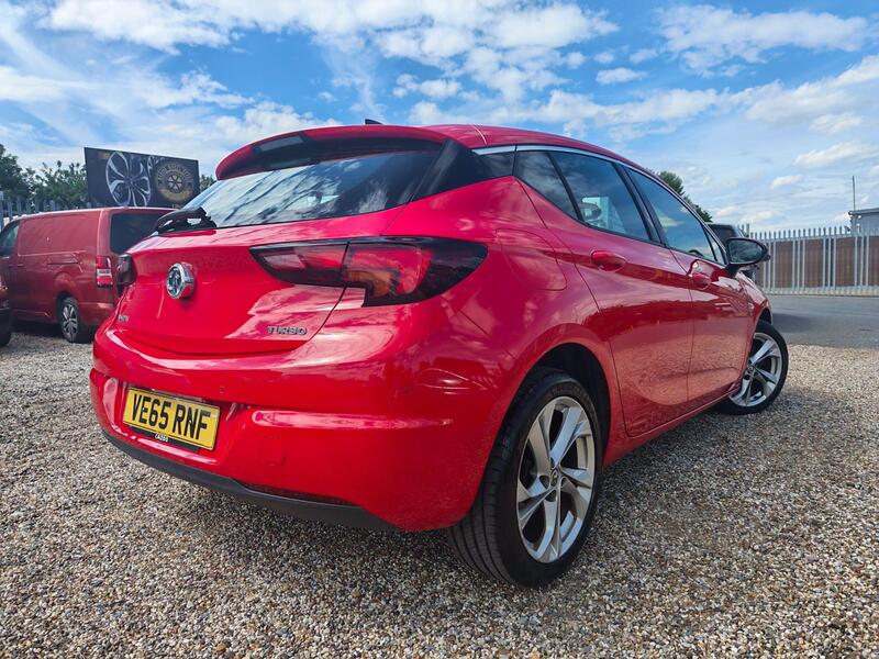 Vauxhall Astra view 4