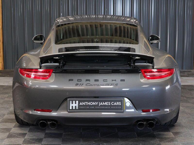 Porsche 911 view 28
