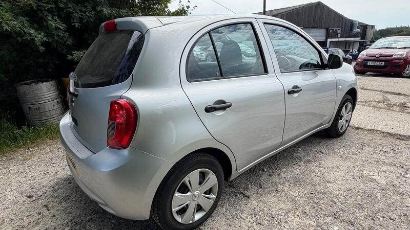 2013 Nissan Micra — photo 8