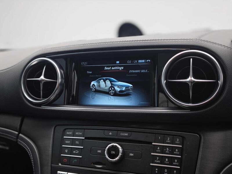 Mercedes-Benz Mercedes-Benz SL view 4