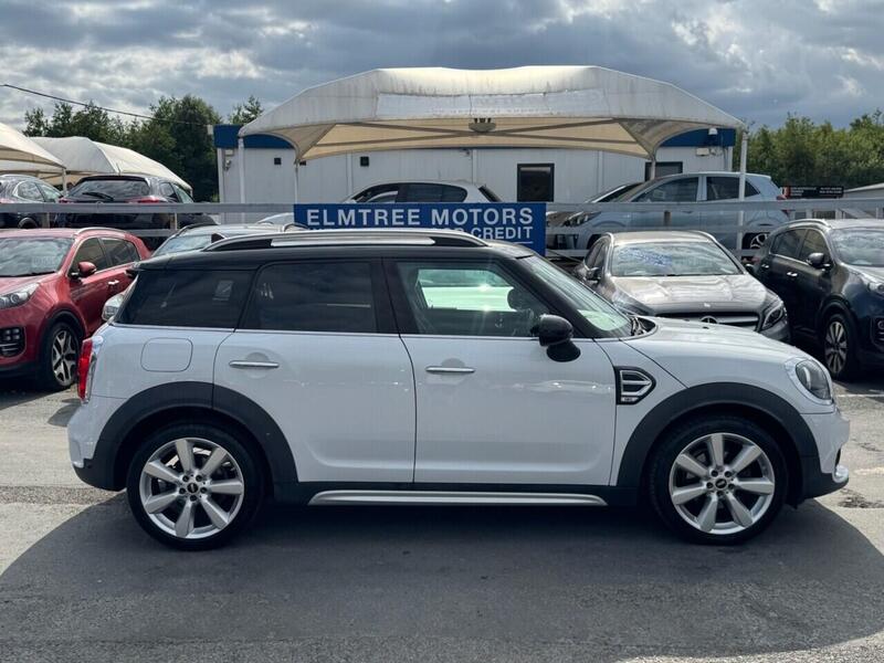 Mini Countryman view 2