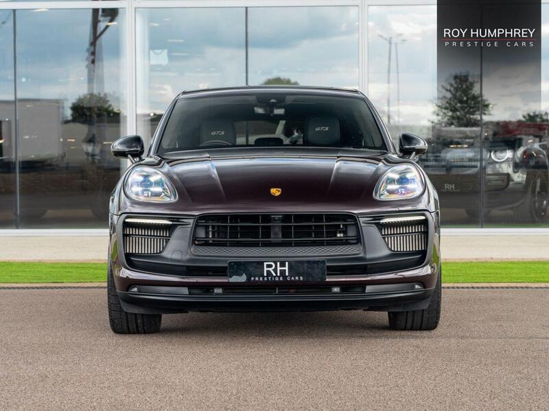 Porsche Macan view 4