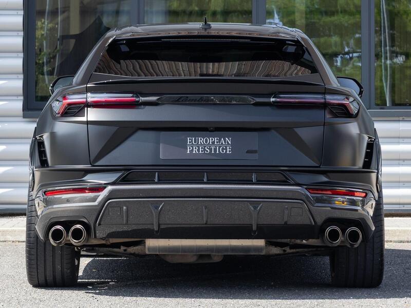 Lamborghini Urus view 4