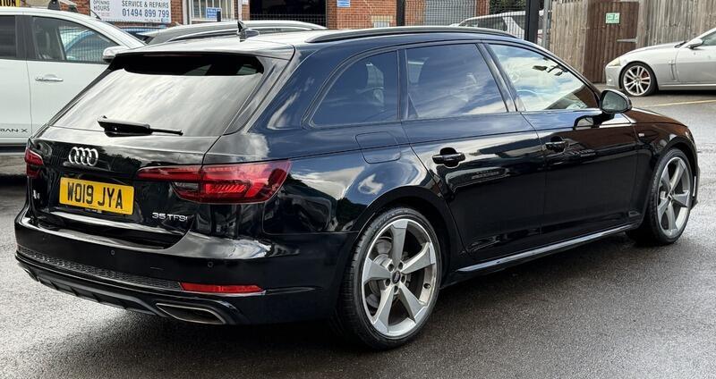 Audi A4 Avant view 5