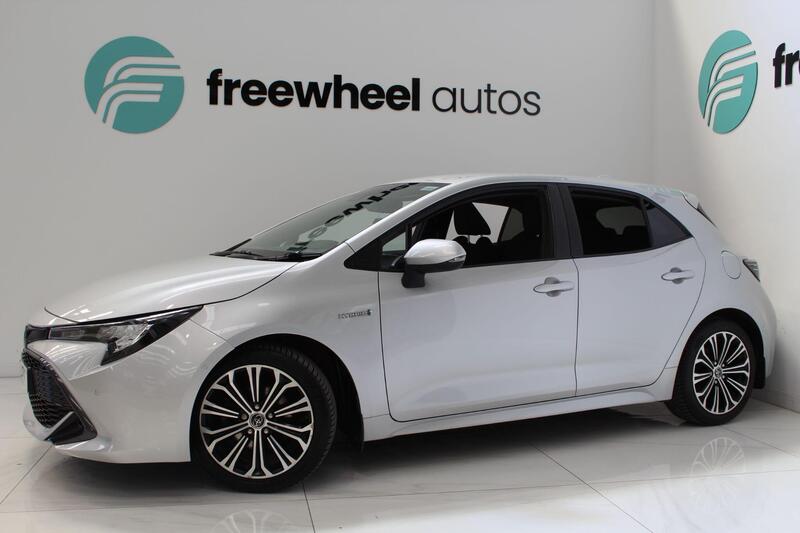 2019 COROLLA 1.8 VVT H DESIGN CVT EURO 6 S S 5DR FULL SERVICE... photo