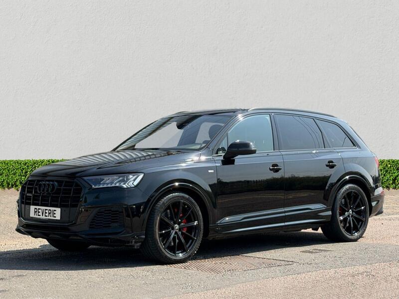 Audi Audi Q7 view 3