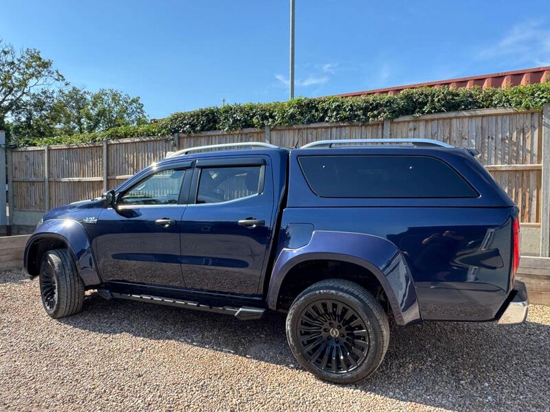 Mercedes-Benz X Class view 7