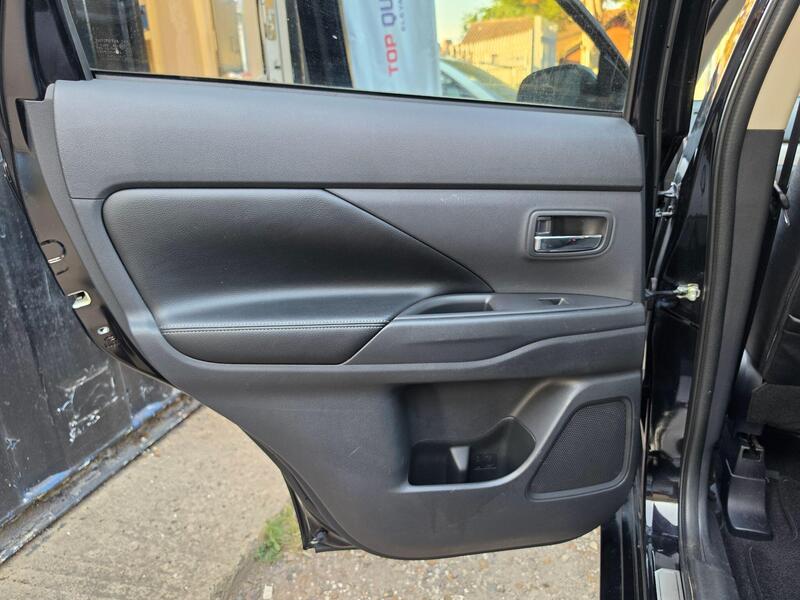 Mitsubishi Outlander 2.0h 12kWh GX4h CVT 4WD Euro 5 (s/s) 5dr thumbnail 25