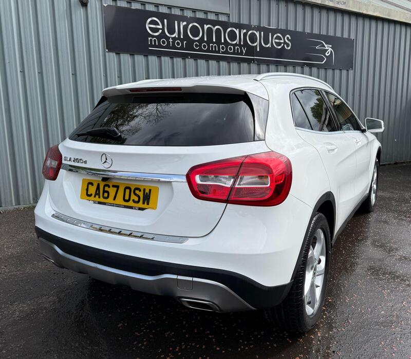 Mercedes-Benz Gla view 3