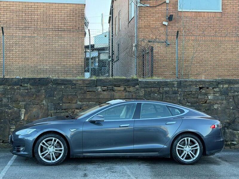 Tesla Model S view 4