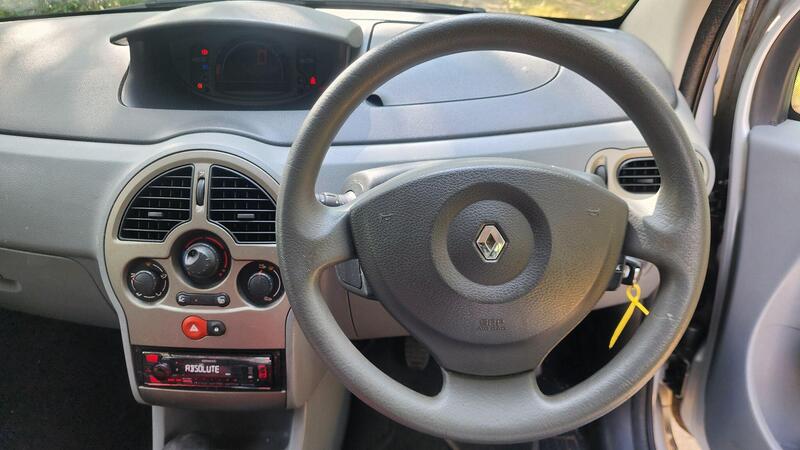 2009 Renault Modus — photo 19
